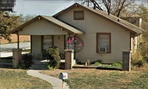 501 & 1/2 S Ash St Photo 1