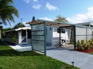 6940 SE Ridgeway Ter, Hobe Sound, FL 33455