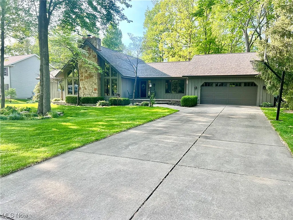 408 Hawthorne Trl photo 1