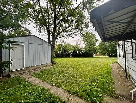3 bed, 1035 sqft, $1,800 — Photo 2