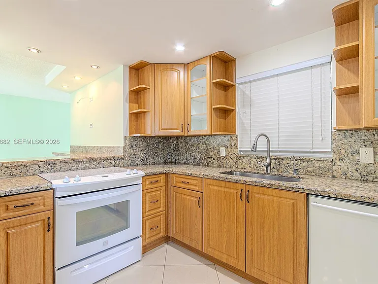 121 Golden Isles Dr #201 — Photo 15