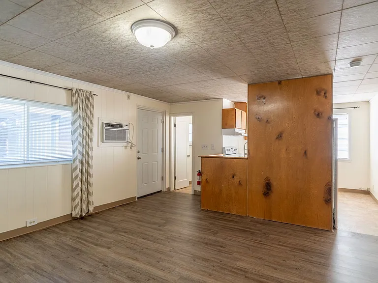 1032 W Cascade Ave — Photo 7