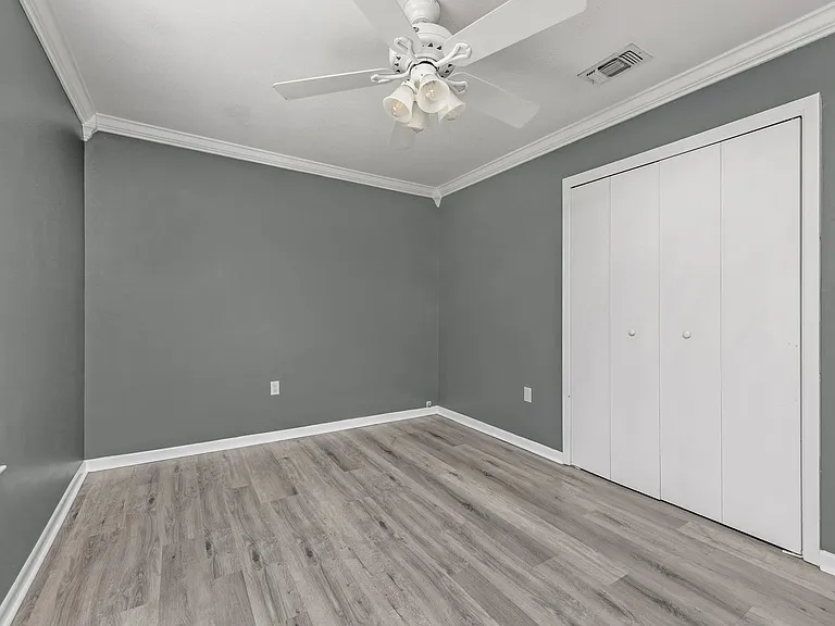 823 Meadow Ln — Photo 19
