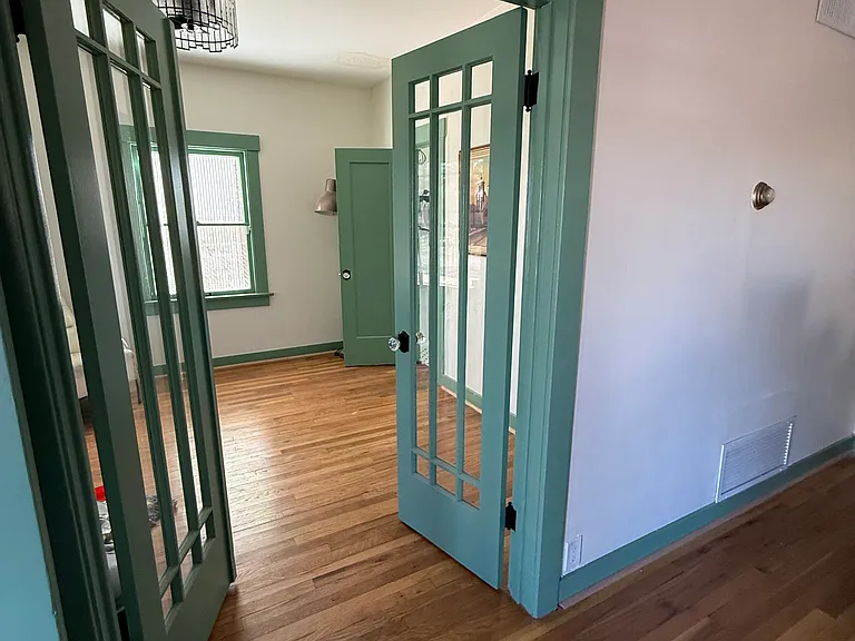 616 E Helen St — Photo 5
