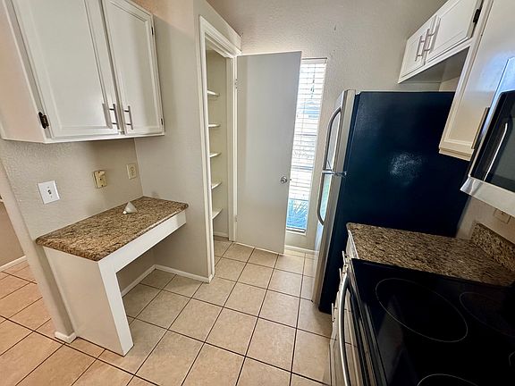 4th image of 1601 N Saba St Unit 253