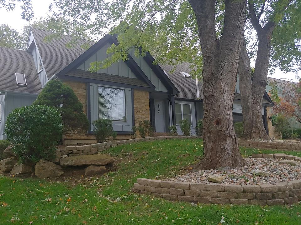 Great location to highways, shopping, restaurants...