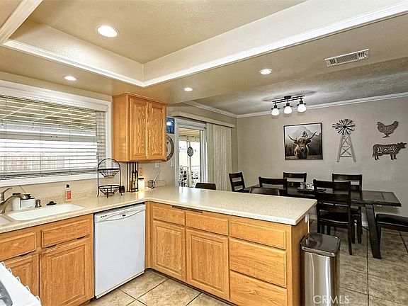 5th image of 15052 Temecula Rd