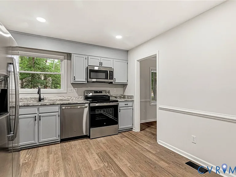 9015 Covewood Rd — Photo 8