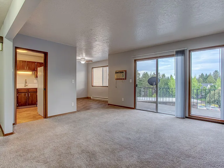 French Chateau Apartments — Photo 21
