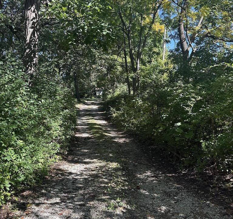 2nd image of 8239 Cooper ROAD