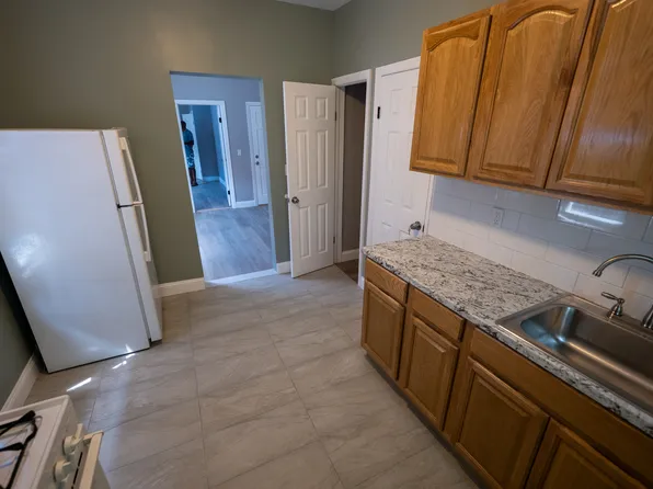 9728 Flatlands Avenue image 35 of 40