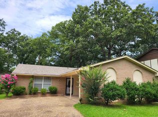 9105 Peach Tree Ln, Sherwood, AR 72120