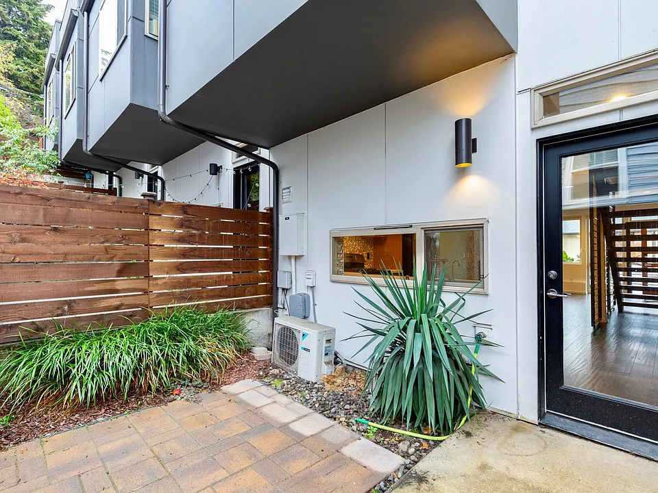 1902 S Bush Pl #2