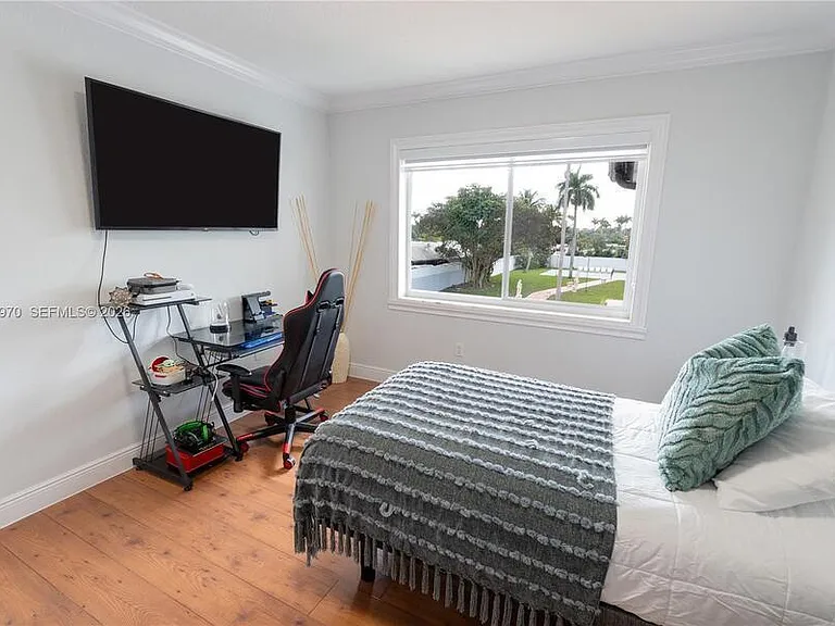 12040 SW 43rd St — Photo 32