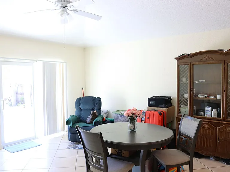 112 SE 2nd Ave #112 — Photo 7