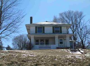 563 8th Ave S, Clinton, IA 52732