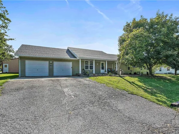 115 N Linn St, Graham, MO 64455