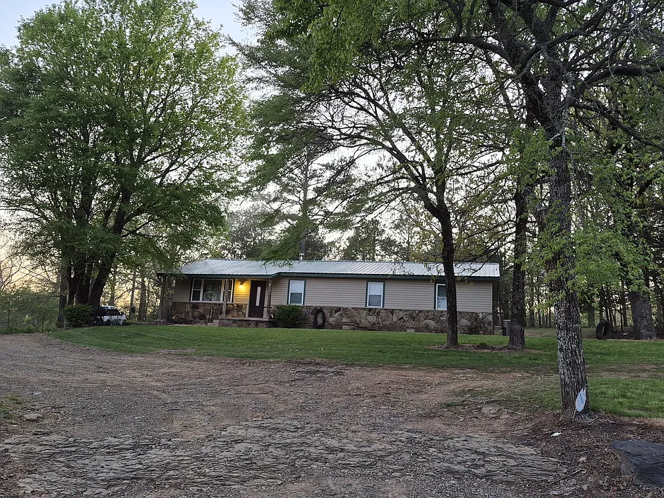 285 School Rd