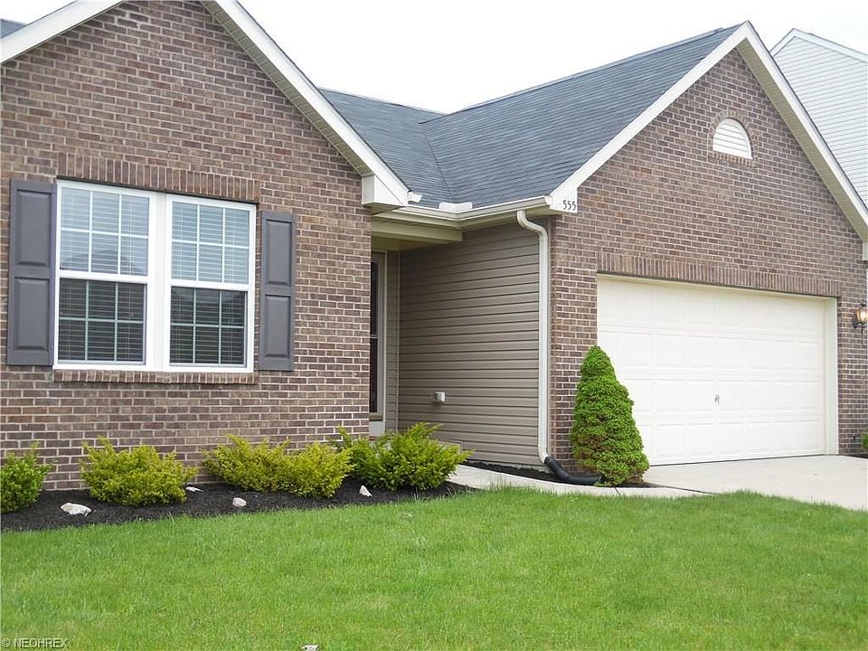 1st image of 555 Poplar Ln