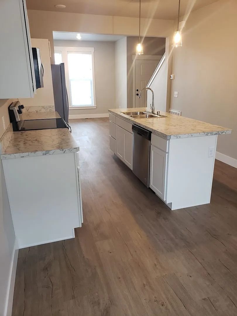 6132 Elysian — Photo 2