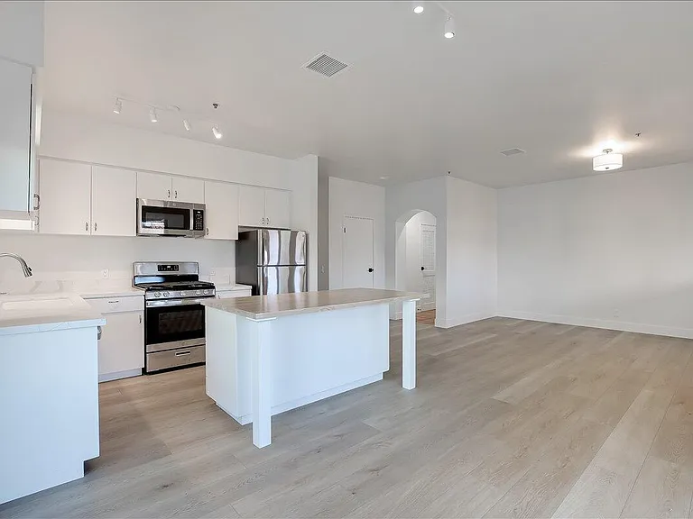 602 Anacapa St #F — Photo 6