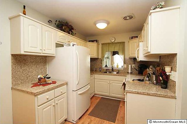 2nd image of 76 Hudson Parkway #C