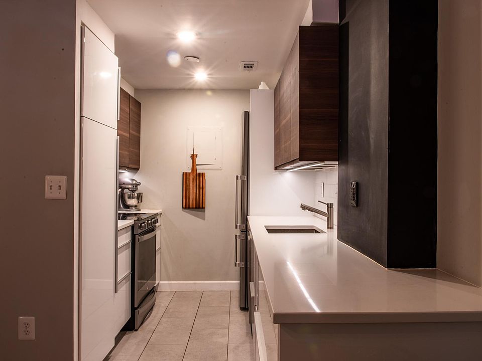 1st image of 800 S Saint Asaph St APT 209