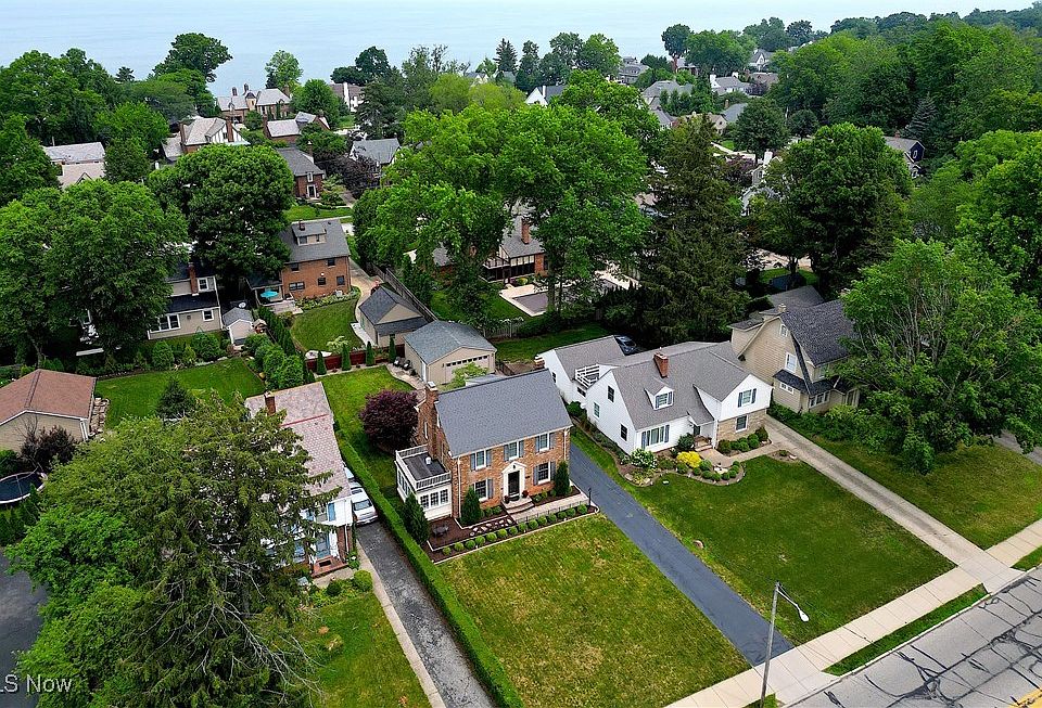 k.comです 21702 Lake Rd, Rocky River, OH 44116 | Zillow