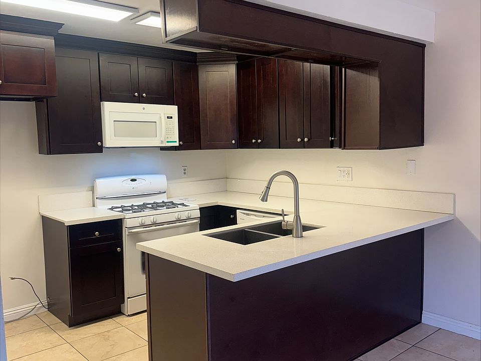 Kitchen/kitchen bar counter