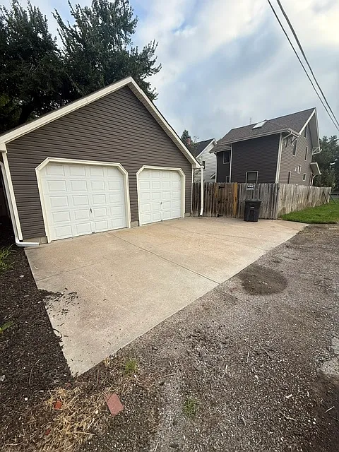 3 bed, 1819 sqft, $2,450 — Photo 2