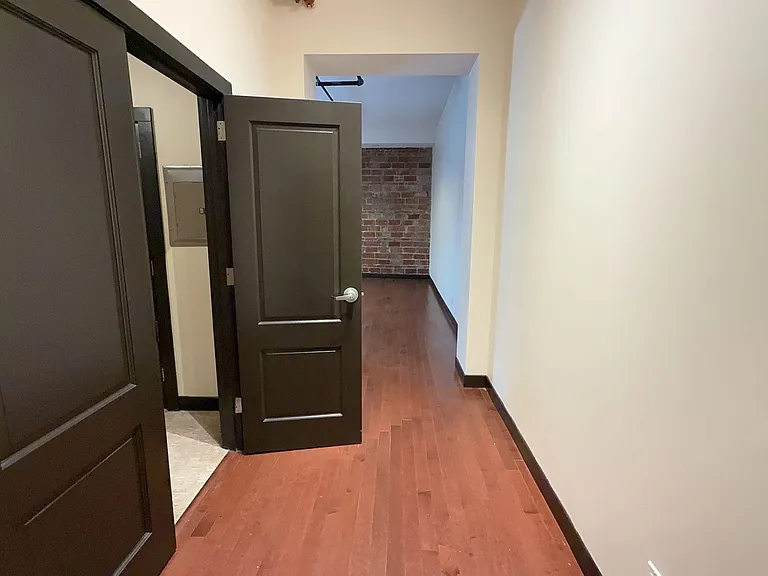 107 N Detroit Ave — Photo 8