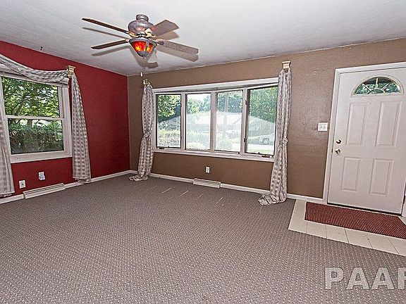 4th image of 1417 N Autumn Ln