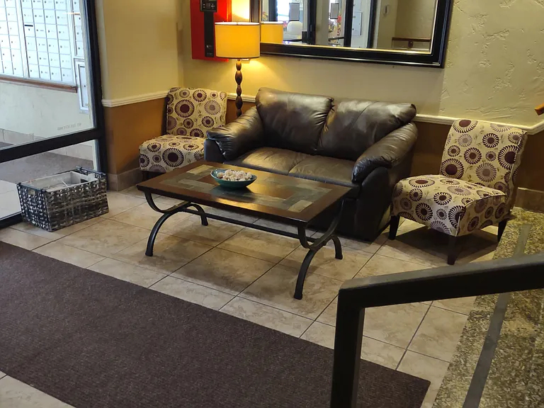 27705 Valley Run Dr #705 — Photo 2
