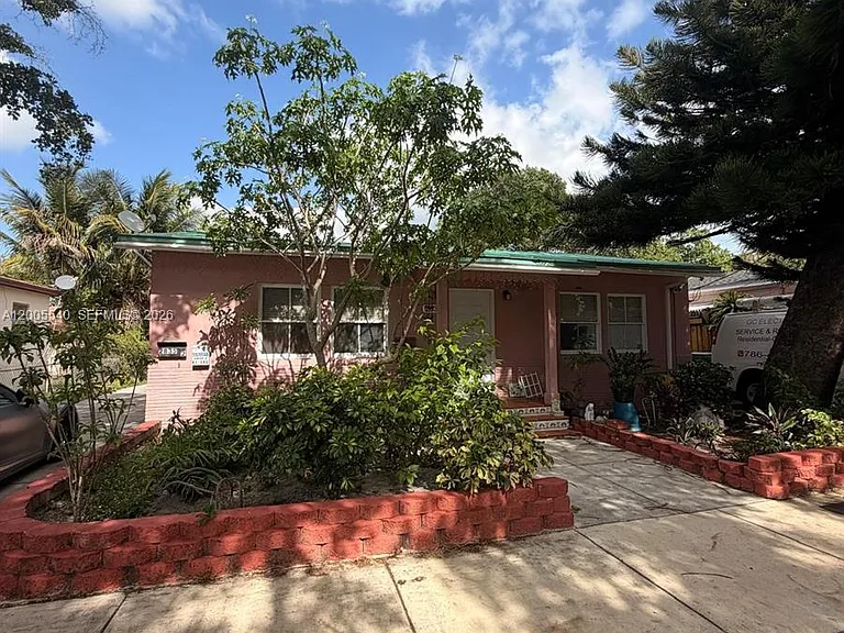 2835 SW 37th Ct #1 — Photo 5