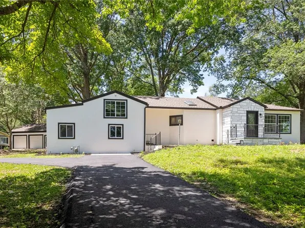 2101 Spruce St, Leavenworth, KS 66048