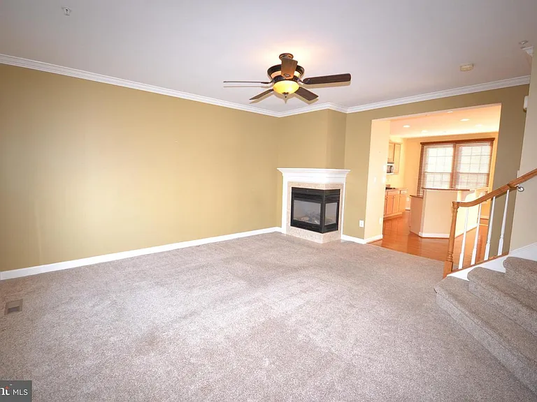 8921 Amelung St — Photo 10
