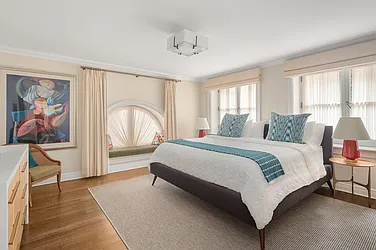 Sold by Modlin Group