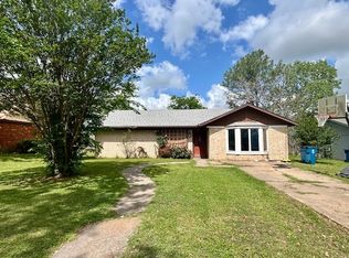709 Contour Dr, Mexia, TX 76667