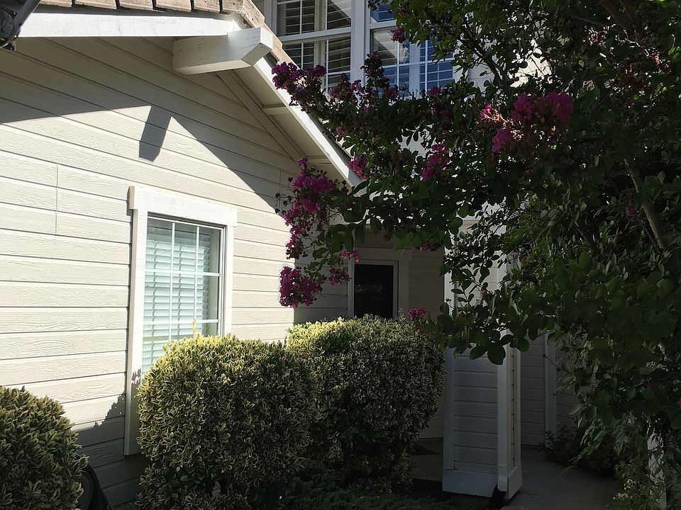 1st image of 608 Pemberton Ln