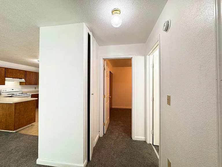 2148 Primrose Dr #4 — Photo 13