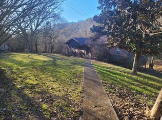 887 Dry Valley Rd, Thorn Hill, TN 37881