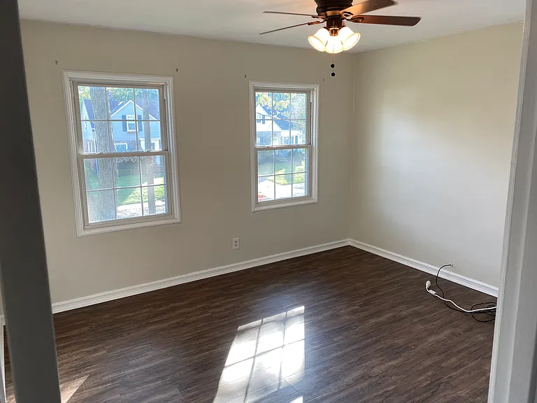 1520 Oakmount Rd #2 — Photo 9