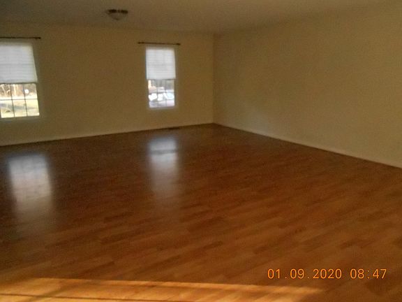 4th image of 4612 Rosemary Dr