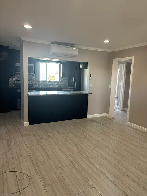 2 bed, $2,450 — Photo 2