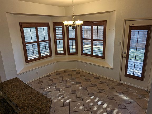 3rd image of 5001 Highlands Dr