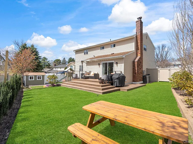 15 Lawrence Ct — Photo 32