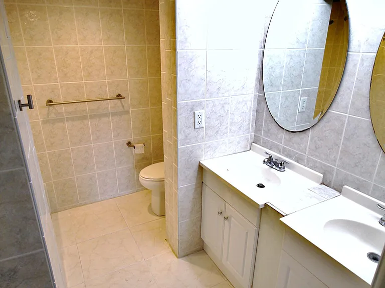 2621 Cove Cay Dr #405 — Photo 9