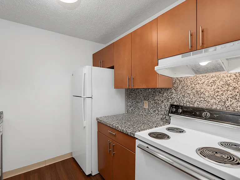 203 Williamsburg Dr — Photo 3