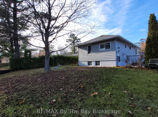 18 16th St S, Wasaga Beach, ON L9Z2J3