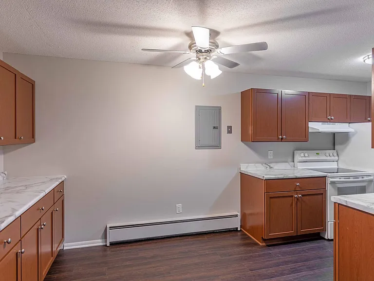 Edgerton Highlands Apartments — Photo 20